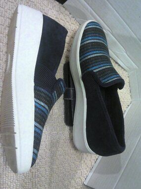 Clarks Double Gore Slips On Layton Petal Shoes Size 10